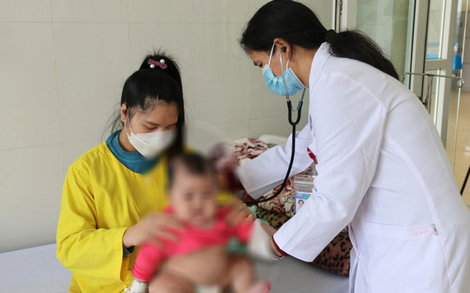 Lào Cai điều trị thành công cho bệnh nhi 6 tháng tuổi nguy kịch do viêm não mô cầu