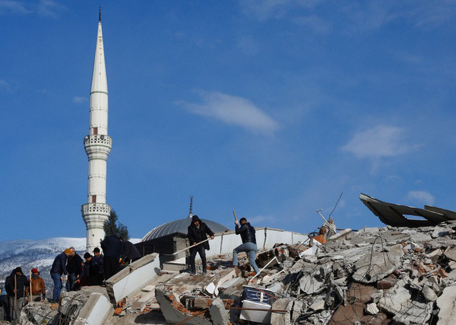 Động đất tại Thổ Nhĩ Kỳ và Syria: Số người thiệt mạng lên đến hơn 15.000 người
