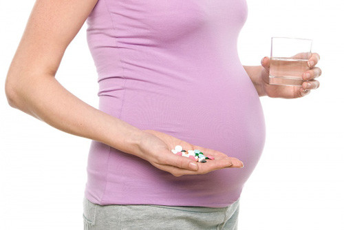 Mẹ uống paracetamol, con dễ bị tăng động