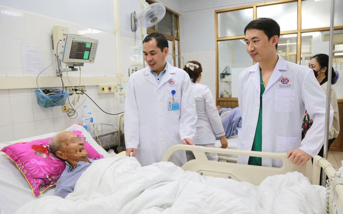 Quảng Ninh phẫu thuật thành công lấy sỏi ống mật chủ cho cụ ông gần 100 tuổi