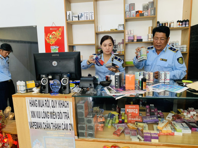 Cà Mau phát hiện và thu giữ số lượng lớn sản phẩm và phụ kiện thuốc lá điện tử nhập lậu