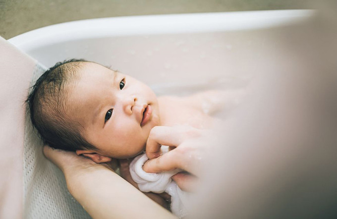 Chuyên gia khuyến cáo cách chăm sóc làn da cho trẻ sơ sinh mùa nồm ẩm