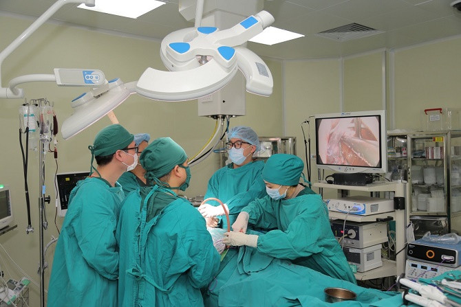 Hà Nội phẫu thuật cắt phân thùy phổi bằng phương pháp mổ nội soi