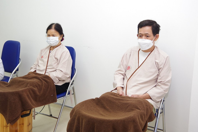 Ngâm chân kết hợp xoa bóp gan bàn chân có thể phòng trách và điều trị nhiều bệnh