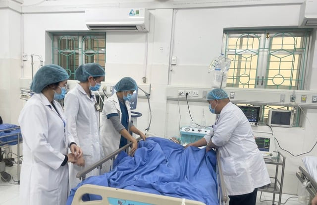 Cao Bằng tiếp nhận điều trị bệnh nhân bị viêm phúc mạc toàn thể nghi do thủng tạng rỗng