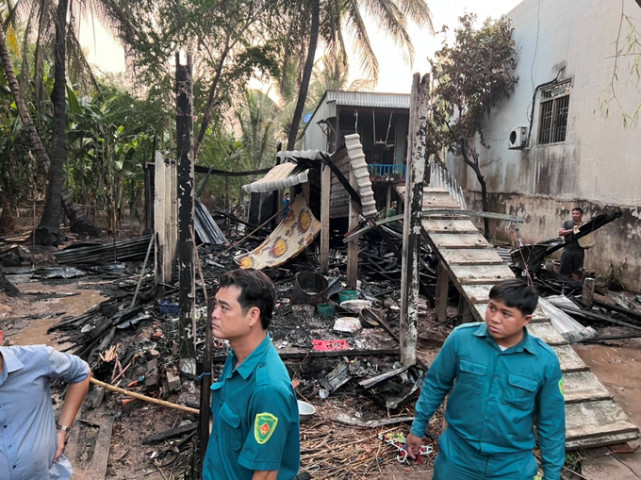 An Giang xảy ra cháy lớn tại 2 căn nhà ở thị trấn An Phú, làm 1 người tử vong