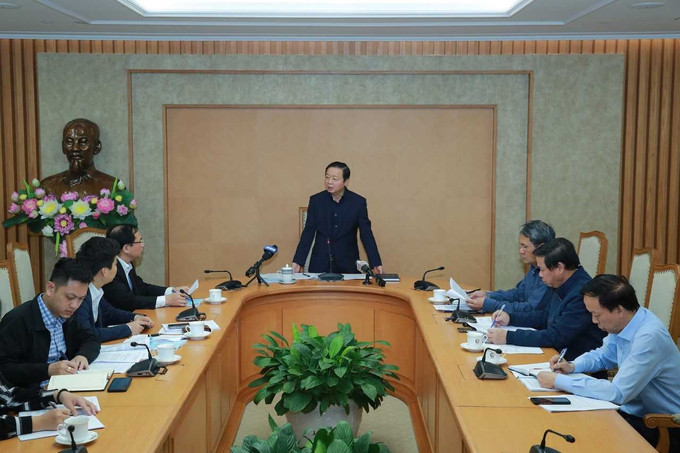 Phó Thủ tướng Trần Hồng Hà nghe Bộ Xây dựng báo cáo về Đề án Đầu tư xây dựng ít nhất 1 triệu căn hộ nhà ở xã hội