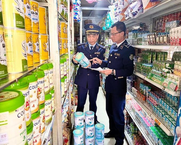 Lạng Sơn phát hiện 10 cơ sở vi phạm an toàn thực phẩm, niêm yết giá