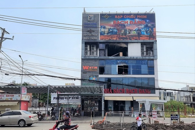 Bà Rịa - Vũng Tàu xảy ra cháy lớn tại Nhà sách Bạch Đằng