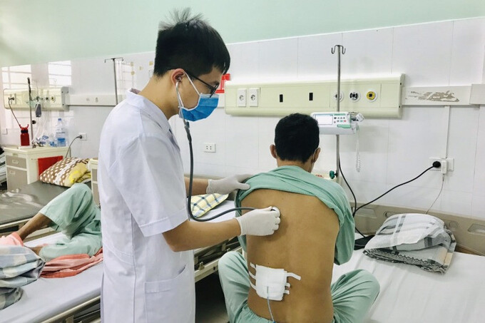 Quảng Ninh: Một nam bệnh nhân sốt cao suốt 1 tháng do mắc vi khuẩn gây bệnh Whitmore