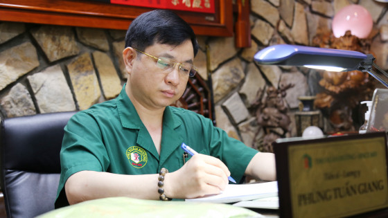 Tiến sĩ – Lương y Phùng Tuấn Giang: Thảo thơm Phùng tộc Thọ Xuân Đường