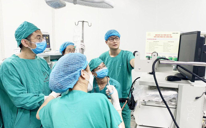Quảng Ninh nội soi cấp cứu bệnh nhi hóc dị vật hô hấp qua cơn nguy kịch