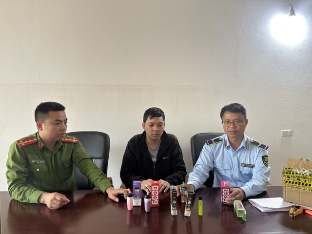 Lai Châu phát hiện đối tượng kinh doanh thuốc lá điện tử nhập lậu