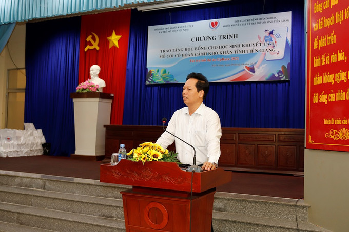 Tiền Giang: Trao 100 suất học bổng cho học sinh khuyết tật, mồ côi có hoàn cảnh khó khăn