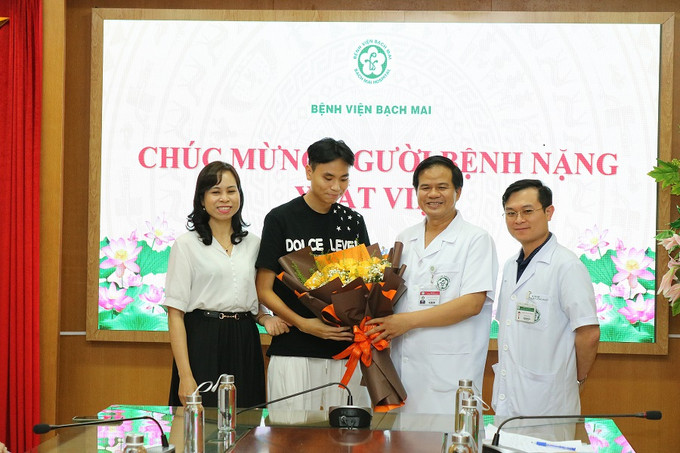 Phẫu thuật thành công cho bệnh nhân nam 16 tuổi mang khối u phức tạp nặng hơn 3 kg