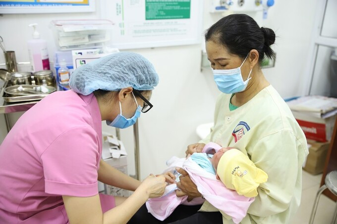 Lào Cai chuẩn bị tiêm phòng viêm gan B (VGB) sơ sinh cho trẻ tại nhà