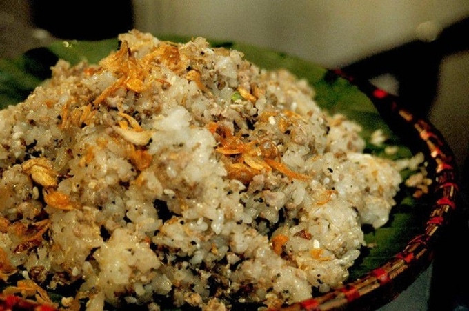 Phú Thọ điều trị bé trai 7 tuổi sốc phản vệ nặng sau khi ăn xôi trứng kiến