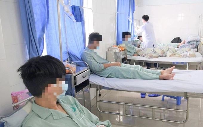Quảng Ninh: Ngộ độc thuốc lá điện tử, 4 học sinh phải nhập viện cấp cứu