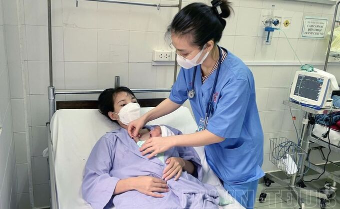 Quảng Ninh cứu sống trẻ đẻ non 29 tuần xuất huyết phổi nặng