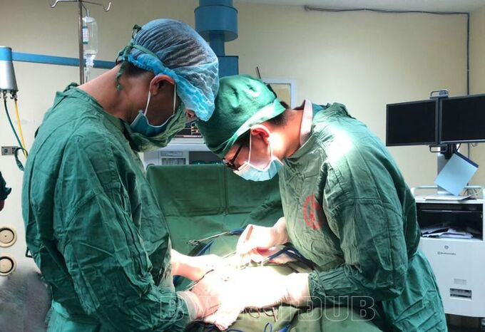 Quảng Ninh: Một bệnh nhân tự ý tiêm thuốc giảm đau khớp khiến bị biến chứng