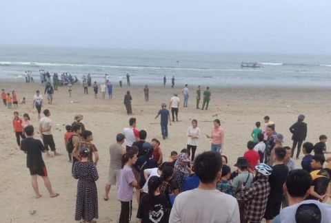 Thanh Hóa: Một học sinh tử vong và một học sinh mất tích sau khi tắm biển