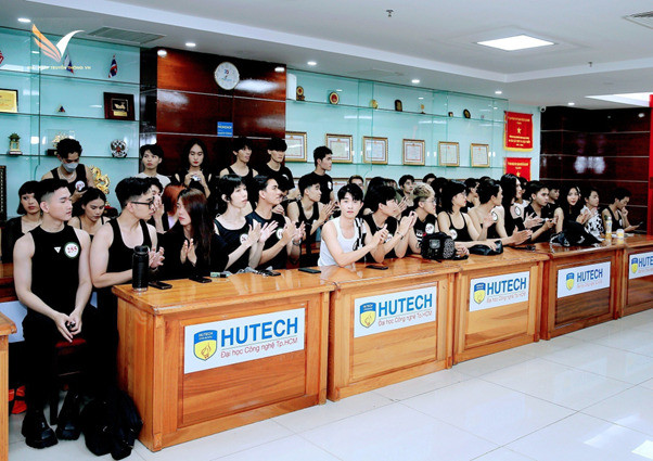 Hàng trăm thí sinh tại TP. HCM hăng hái tham gia buổi Casting Model