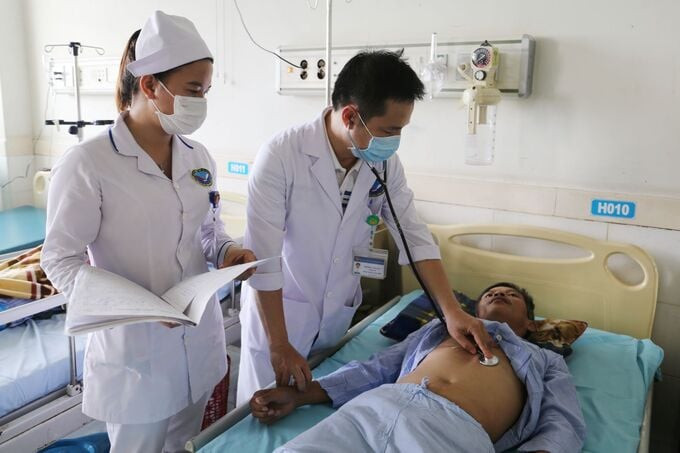 Quảng Nam phẫu thuật lồng ngực nội soi cắt kén khí phổi cứu bệnh nhân tràn khí màng phổi