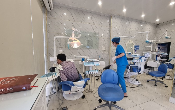 Hà Nội kiểm tra cơ sở khám chữa bệnh chuyên khoa răng hàm mặt ở quận Hà Đông phát hiện nhiều sai phạm