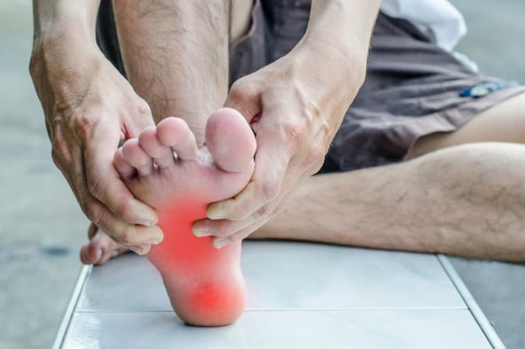 Triệu chứng viêm cân gan bàn chân