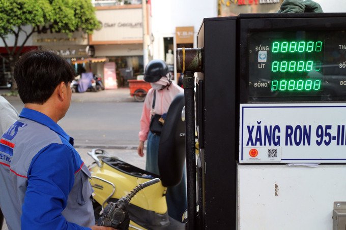 Giá xăng giảm 1.300 đồng/lít từ 15h hôm nay ngày 11/5