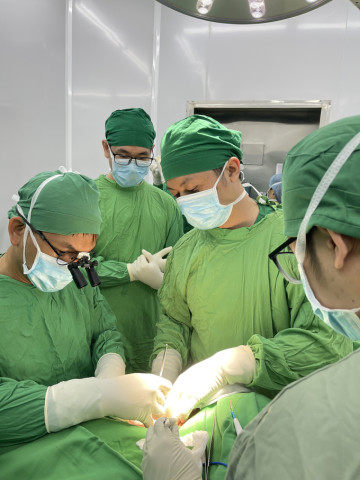 Khánh Hòa phẫu thuật nối thành công 2 trường hợp bị đứt lìa cổ tay, ngón tay do tai nạn lao động