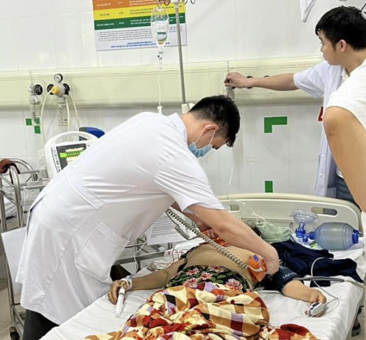 Quảng Ninh cấp cứu sốc điện chuyển nhịp điều trị người bị bệnh rối loạn nhịp tim nhanh
