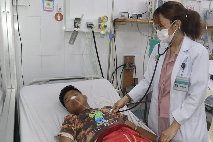 TP. HCM: Cập nhật tình hình 3 bệnh nhi bị ngộ độc Botulinum toxin sau khi ăn chả lụa