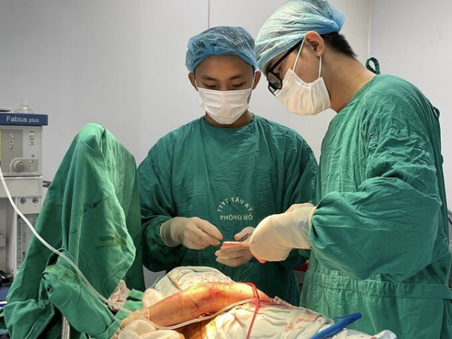 Nghệ An: Bé gái 8 tuổi bị áo chống nắng quấn vào bánh xe khiến gãy tay