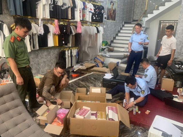 Bắc Giang phát hiện và thu giữ gần 300 điếu thuốc lá điện tử nhập lậu