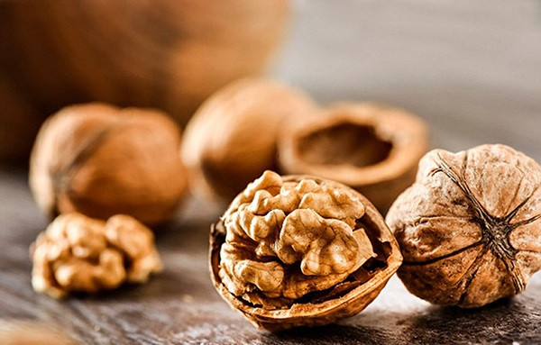 Bệnh nhân ung thư ruột nên ăn thêm các loại hạt