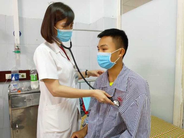 Tuyên Quang: 2 người đi rừng về bị sốt mò phải nhập viện điều trị