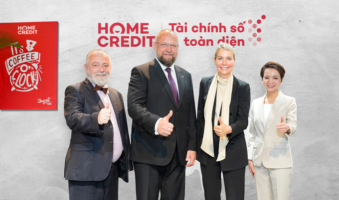 Lãnh đạo cấp cao Cộng Hòa Czech tiếp tục gặp gỡ Home Credit, chúc mừng 15 năm hoạt động thành công tại Việt Nam