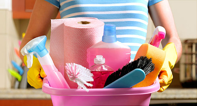 Dùng chất tẩy rửa có hại như hút 20 điếu thuốc/ngày