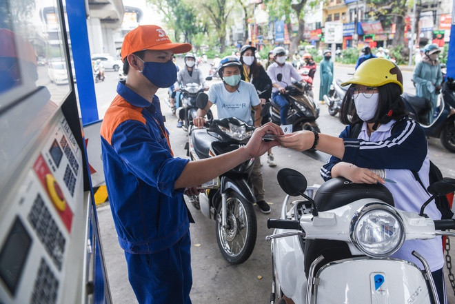 Giá xăng tăng 500 đồng/lít từ 15h chiều hôm nay ngày 1/6