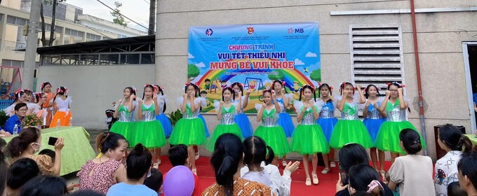 Hơn 100 phần quà trao cho bệnh nhi tại Bệnh viện Đa khoa tỉnh Bình Dương nhân ngày 1/6