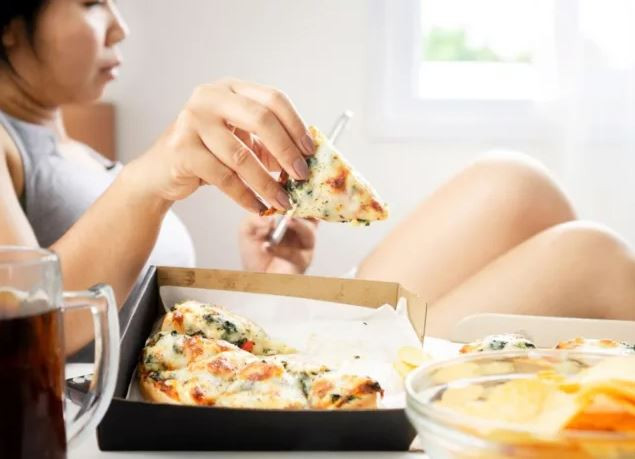 Thói quen ăn uống đang hủy hoại cơ thể sau 30 tuổi