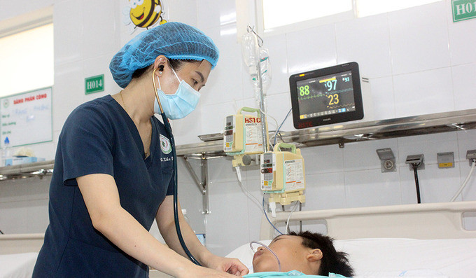 Đồng Nai: Hai mẹ con nhập viện cấp cứu nghi ngộ độc sau khi ăn nấm mọc trên xác nhộng ve sầu