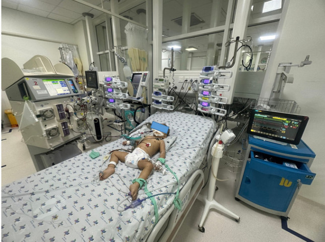 TP. HCM: Nhiều trường hợp trẻ bị bệnh tay chân miệng nặng phải nhập viện điều trị