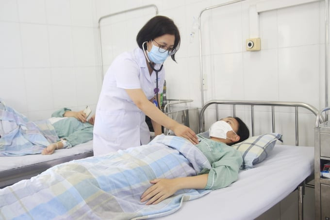 Quảng Ninh: Một nữ sinh 15 tuổi bị suy hô hấp, viêm phổi nguy kịch do đuối nước