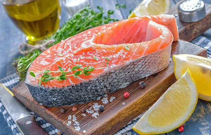 Mẹ ăn cá béo, con giao tiếp tốt