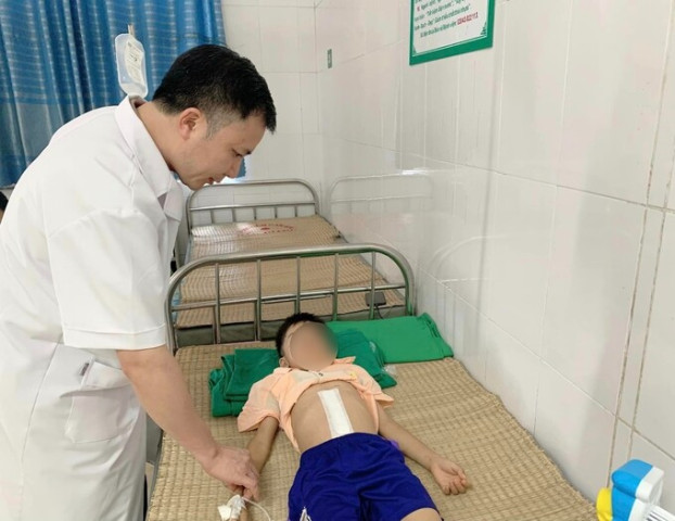 Bắc Giang phẫu thuật thành công cứu sống bé trai 8 tuổi bị vỡ lách