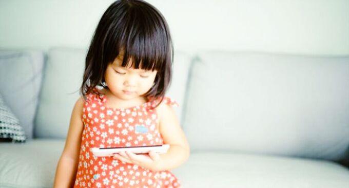 4 lý do nên giới hạn trẻ dùng thiết bị công nghệ