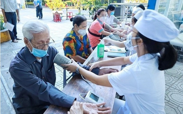TP. HCM ban hành kế hoạch khám sức khỏe, phát hiện sớm bệnh không lây nhiễm ở người cao tuổi trên địa bàn thành phố