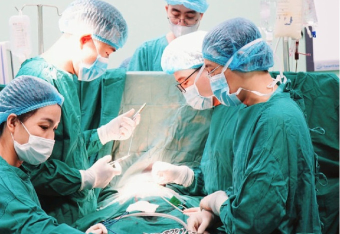 Nghệ An điều trị thành công một trường hợp bệnh nhi bị vỡ tim do tai nạn sinh hoạt